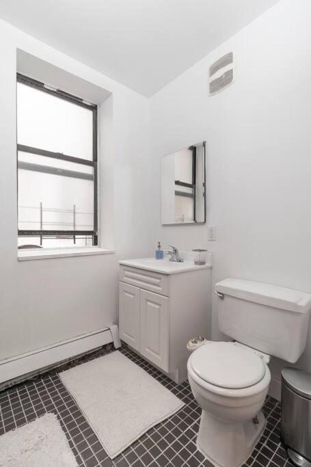 2Bed Bliss By Central Park North Nova York Exterior foto