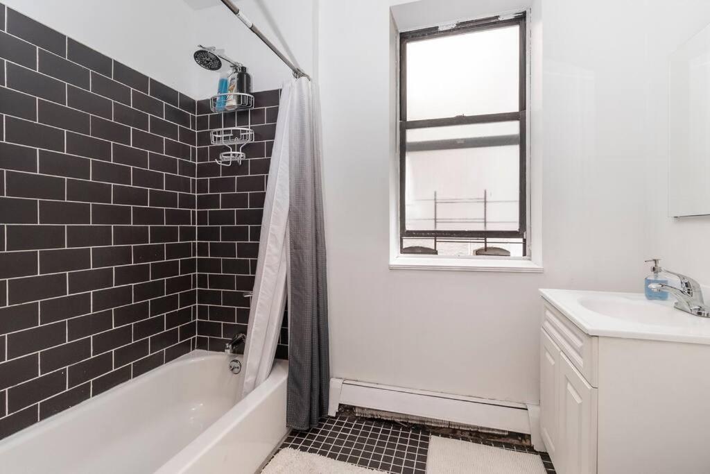 2Bed Bliss By Central Park North Nova York Exterior foto